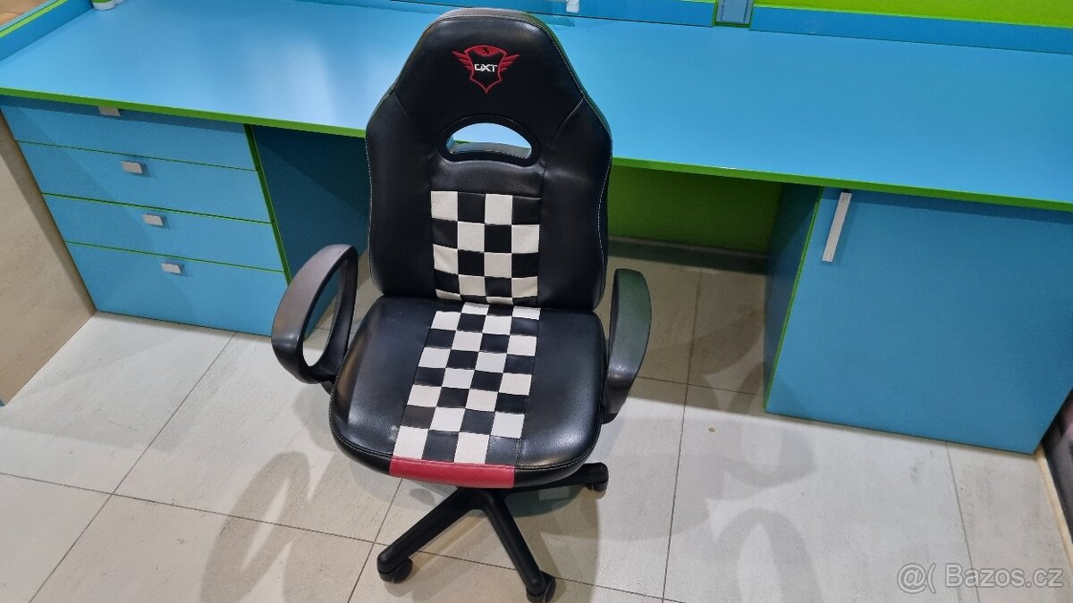 Postel + psací stůl + židle - dětský pokoj - 7