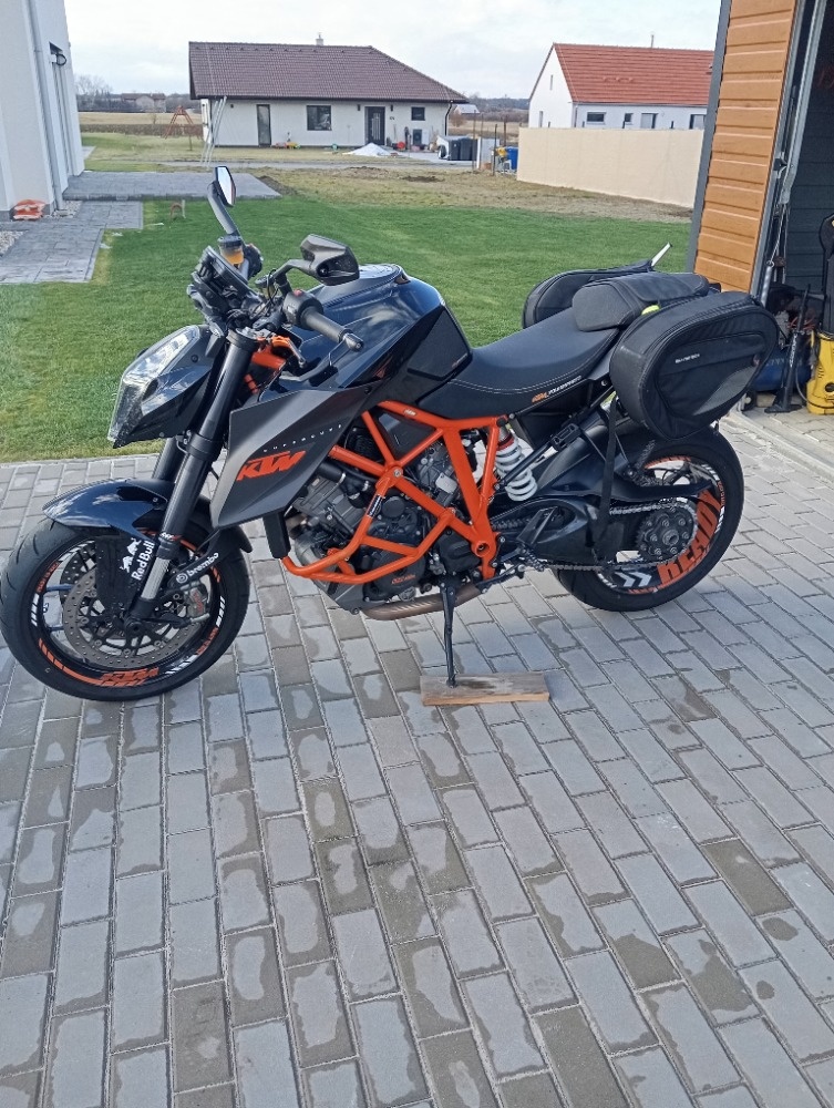 KTM 1290 SUPERDUKE R - 7
