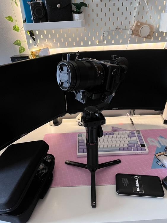 Sony a6400, Zhiyun Crane 2 s příslušenstvím - 7