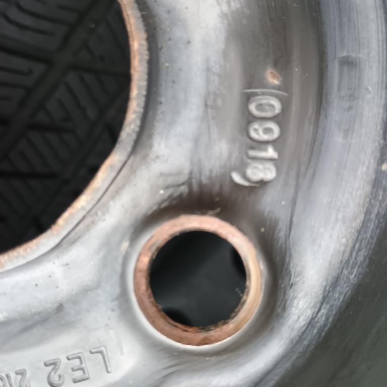 Sada kol 185/60/15 zimní pneu Barum 5x100, fabia - 7