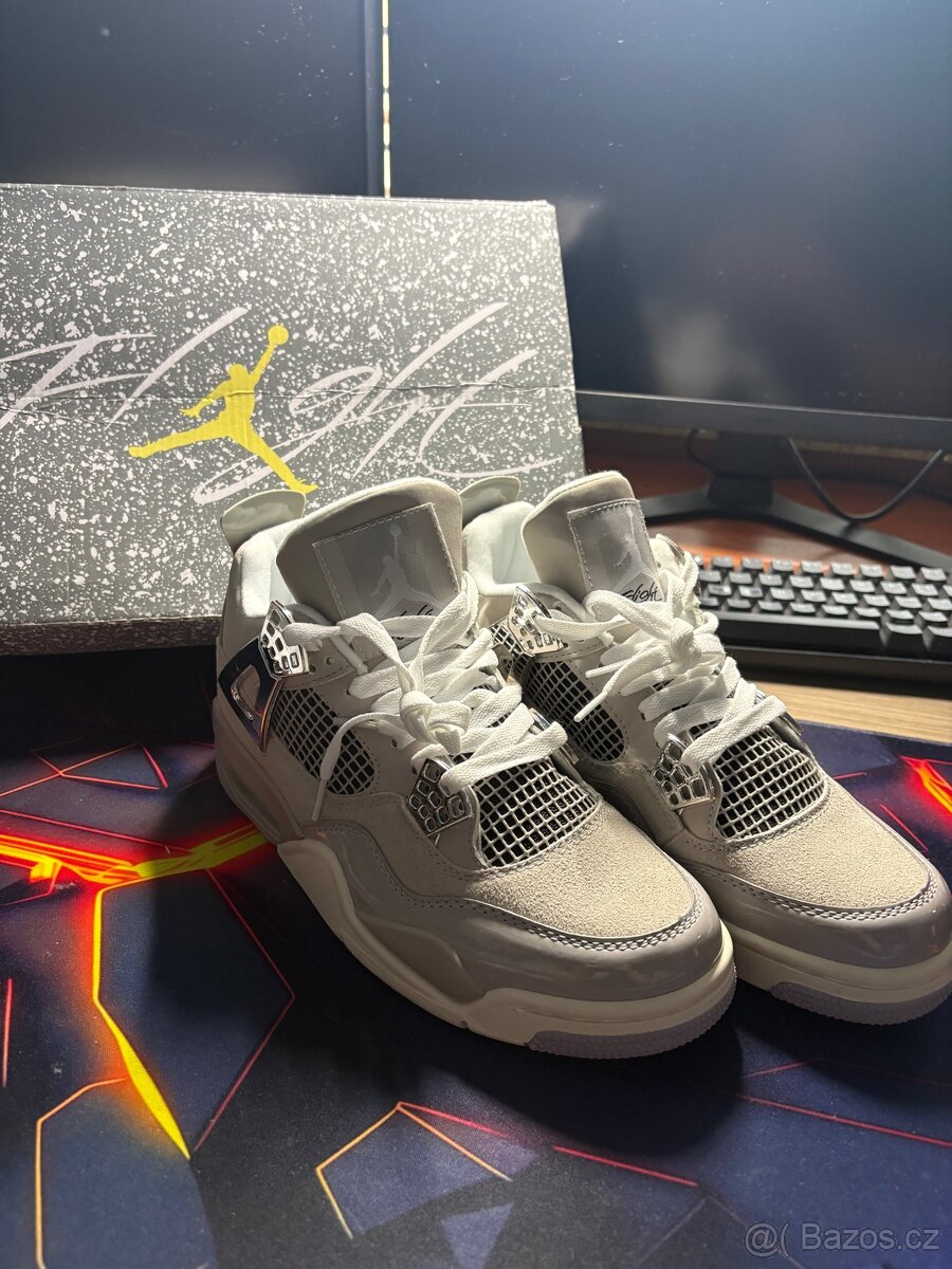 Jordan 4 - 7