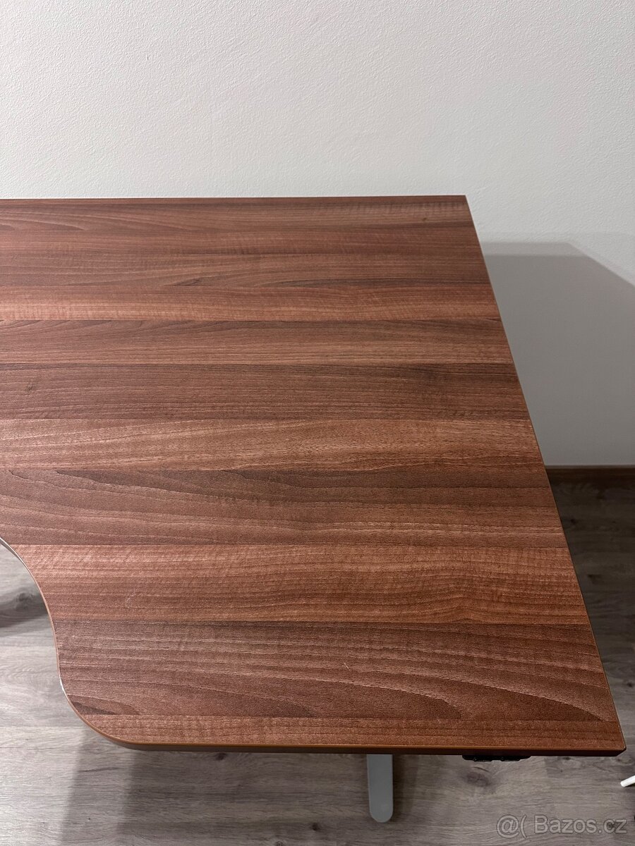 ELEKTRICKY VÝŠKOVĚ NASTAVITELNÝ STŮL - 7