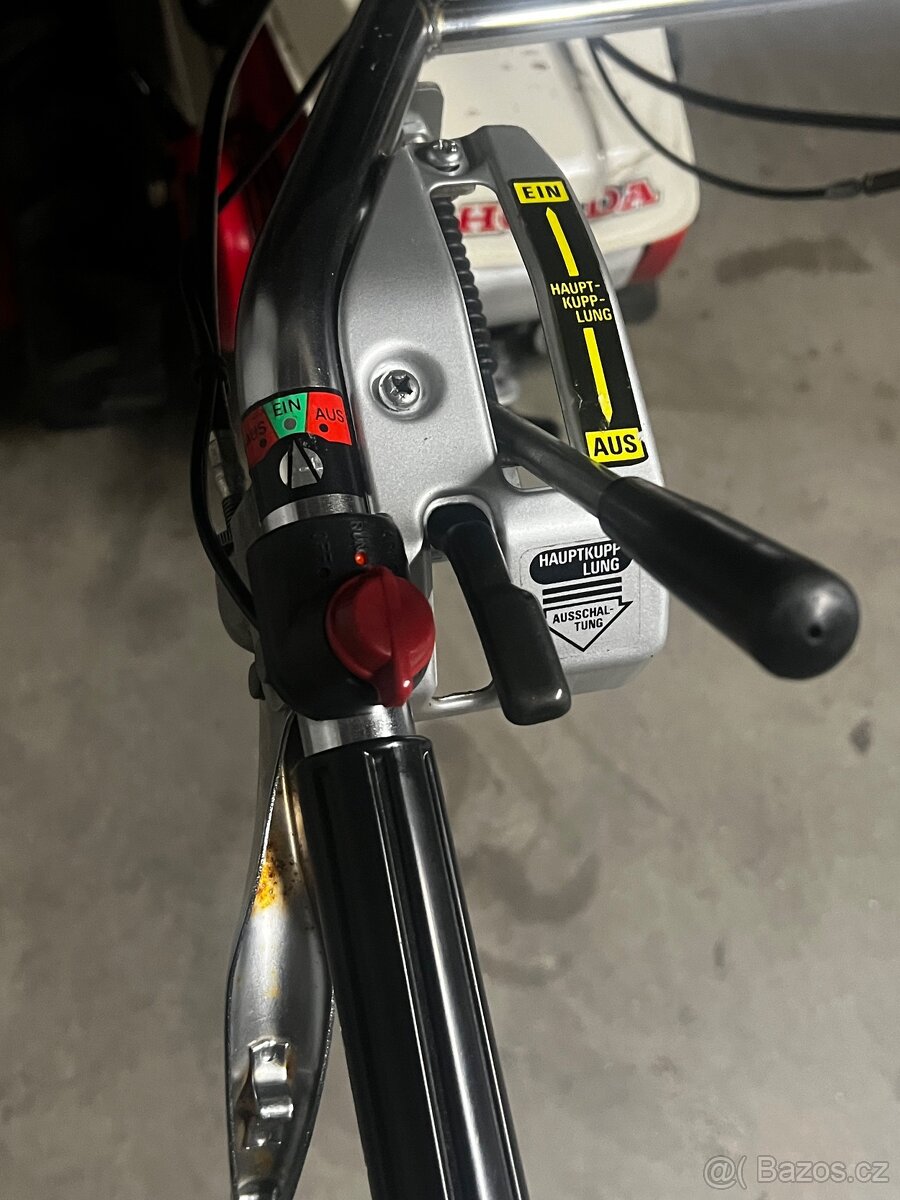 Honda víceúčelový malotraktor s lištovou sekačkou -zánovní - 7