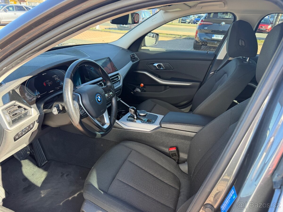 BMW Řada 3, 320e 2,0/120kW - 7