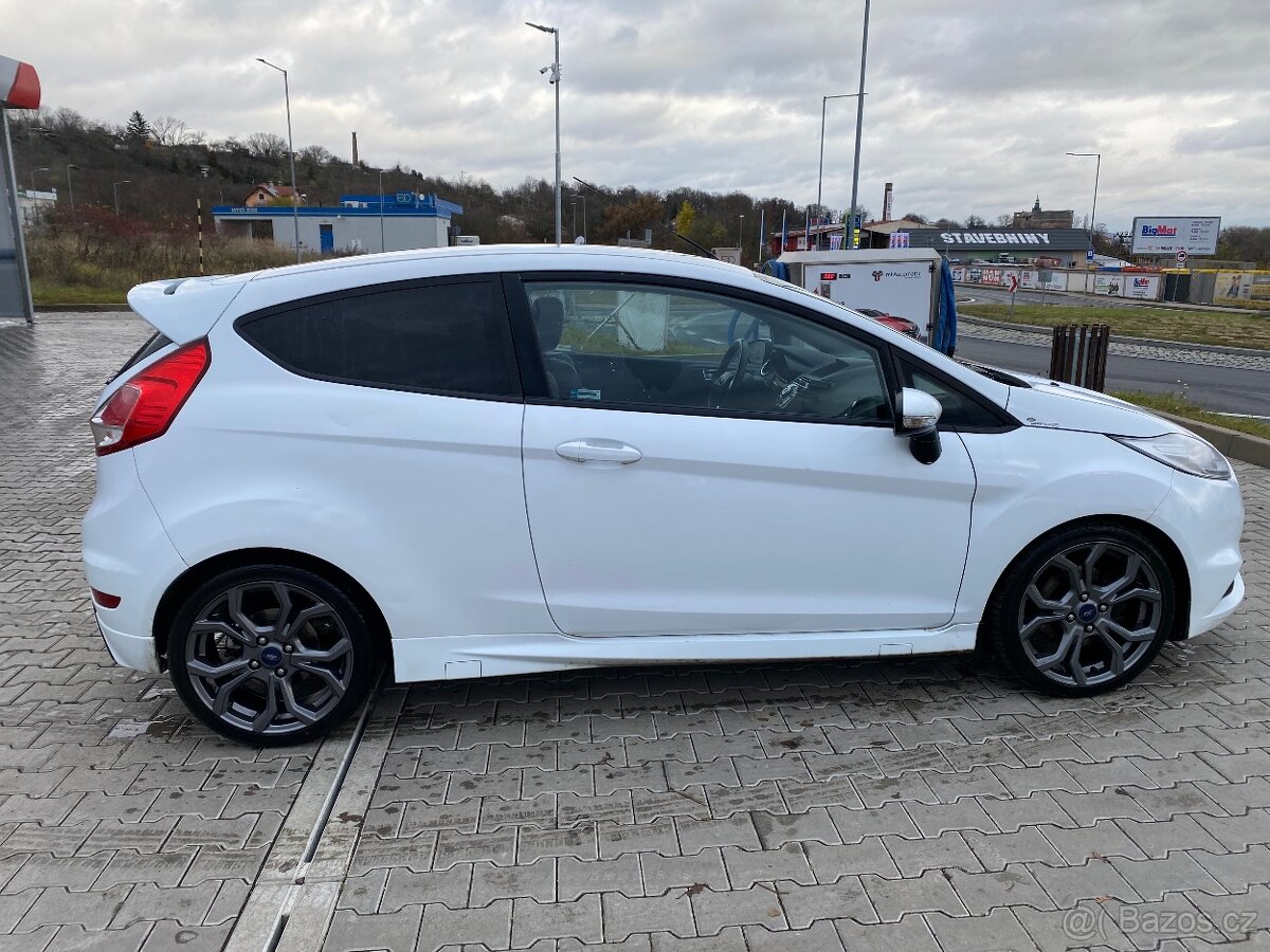 Ford Fiesta ST - 7