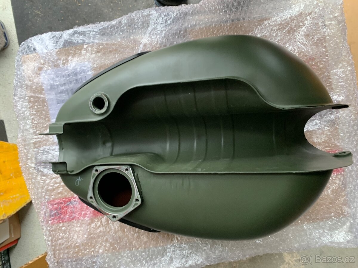 Royal Enfield 500-nádrž - 7