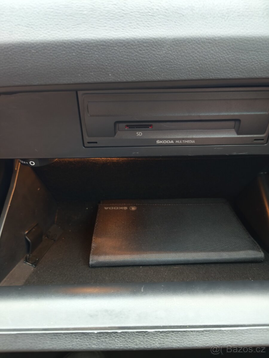 🚗 Škoda Octavia 1.6 TDI 2019, Full LED, Keyless - 7