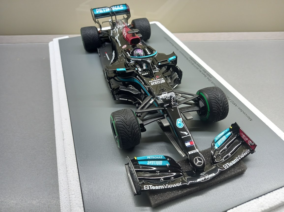 F1 MERCEDES W12 HAMILTON VÍTĚZ GP RUSKA 2021 SPARK 1:18 - 7
