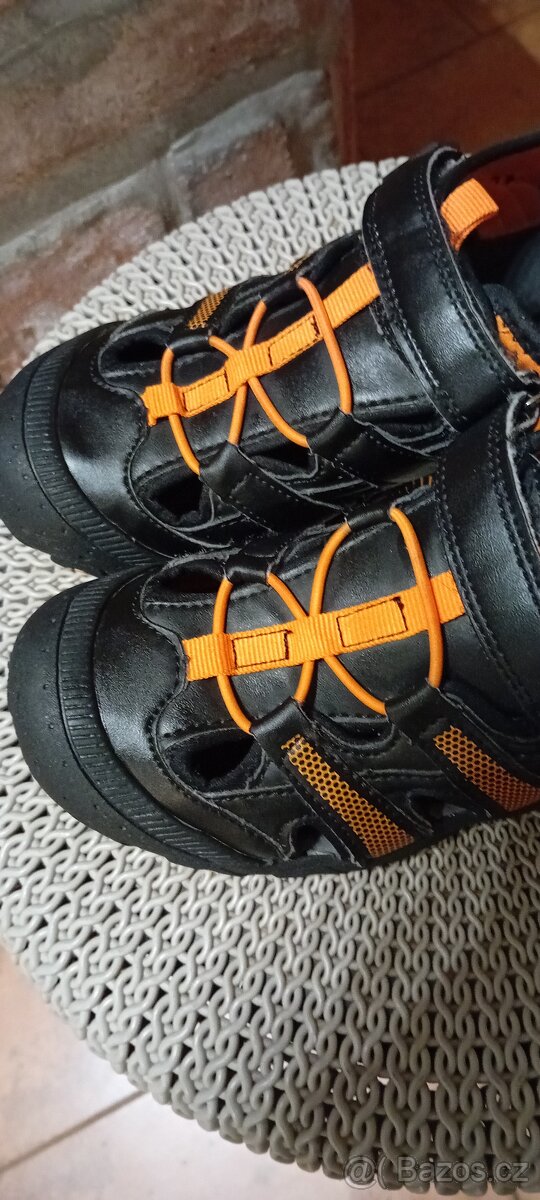 Zánovní kvalitní chlapecké sandály Zn.UMBRO vel.34 - 7