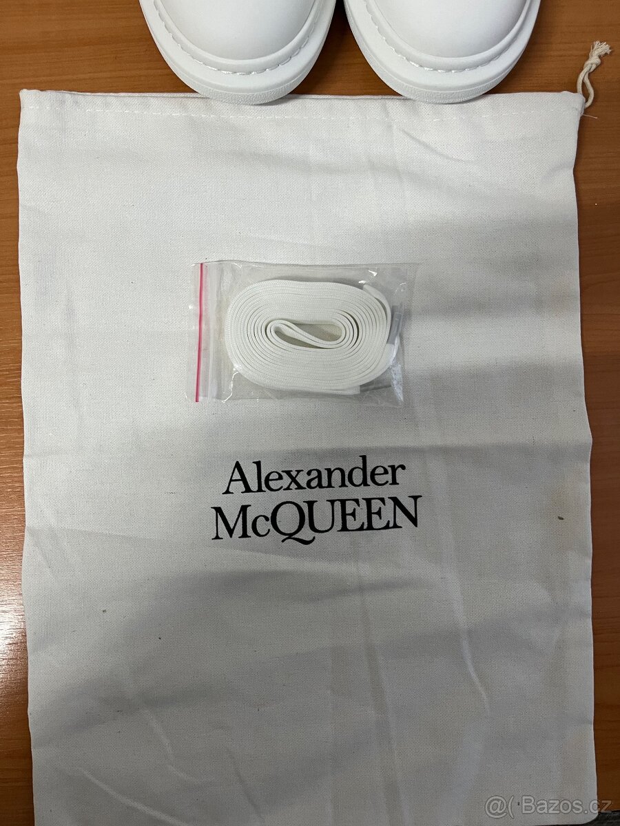 Alexander McQueen vel 44 - 7