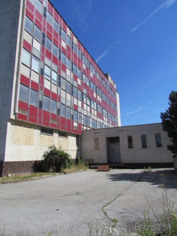 administratívny objekt s parkovaním - 7
