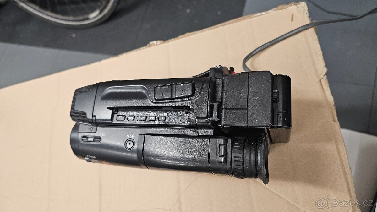 Sony Handycam Video8 CCD TR565E - 7