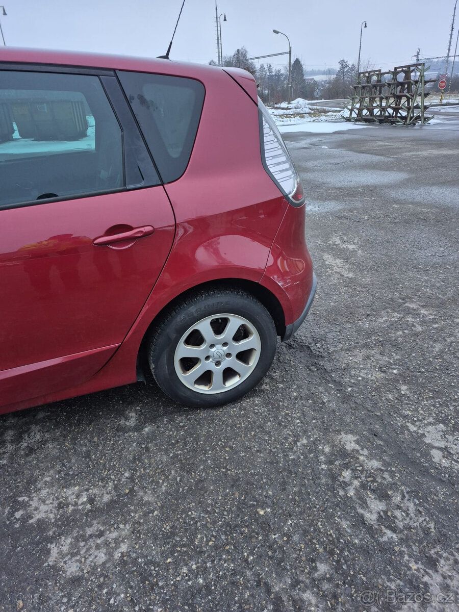 Prodám Renault Scenic 1.6dci 96kw rok 2013 - 7