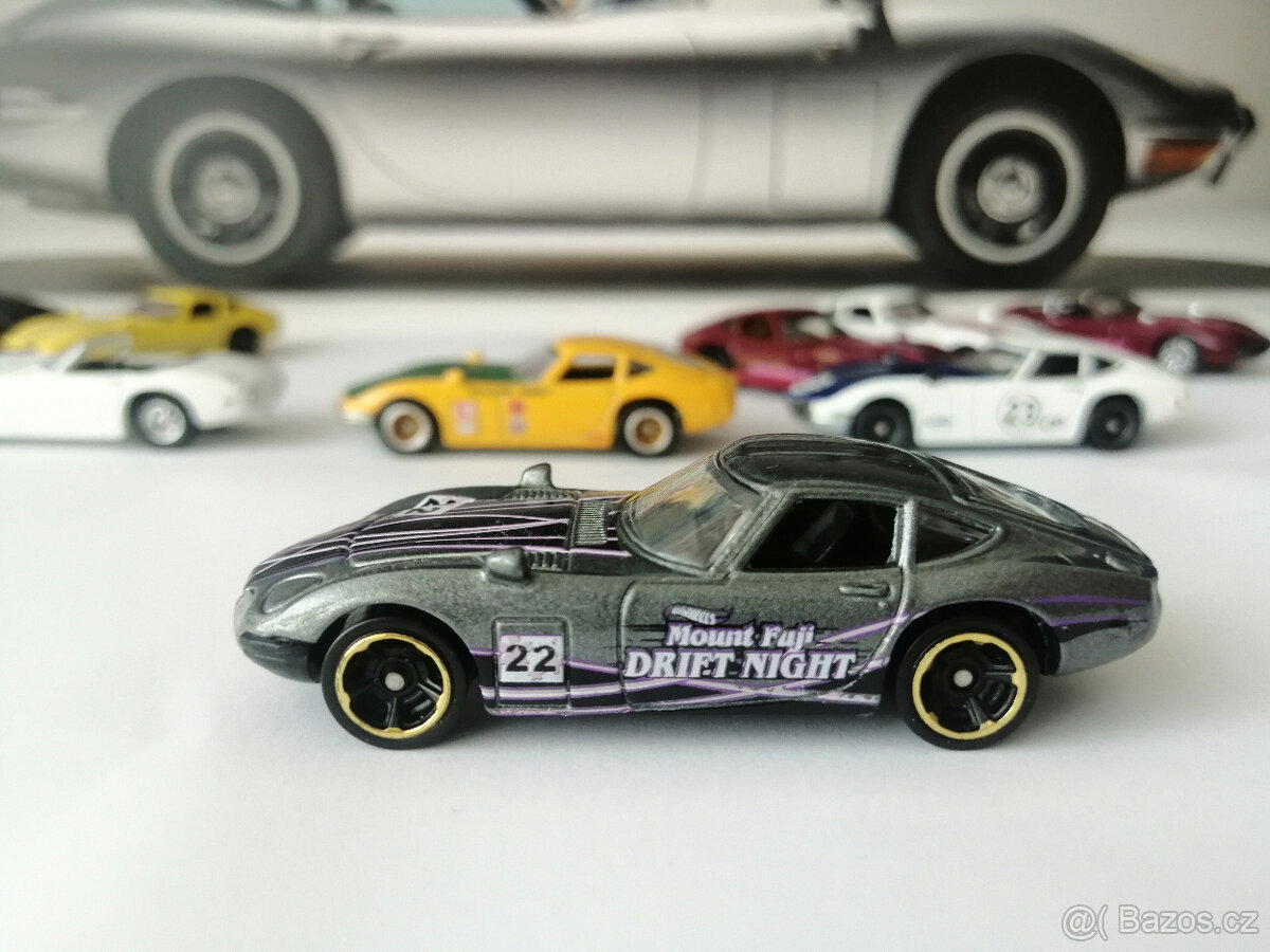 hot wheels - toyota 2000 GT - 7