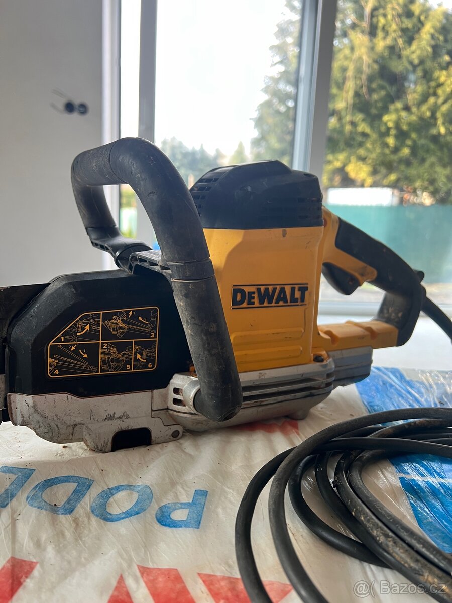 Pila DeWALT DWE 397 QS - 7