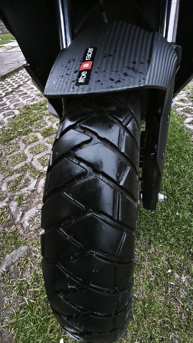 Aprilia SR GT 200 - 7