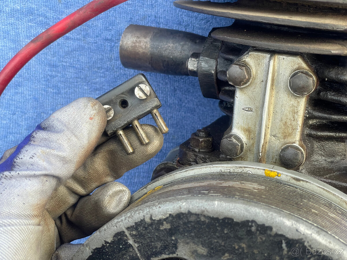 Jawa 250 Speciál FJ/Přírubová - Motor - 7