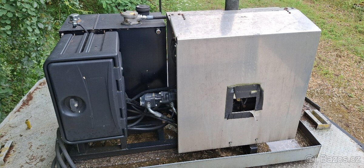Speciální loď EMKA MP 90 s příslušenstvím - 7