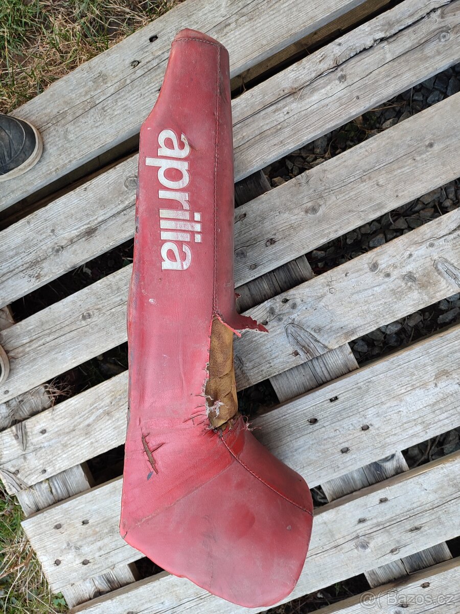 Nádrž sedlo Aprilia Tuareg Dakar stavba - 7