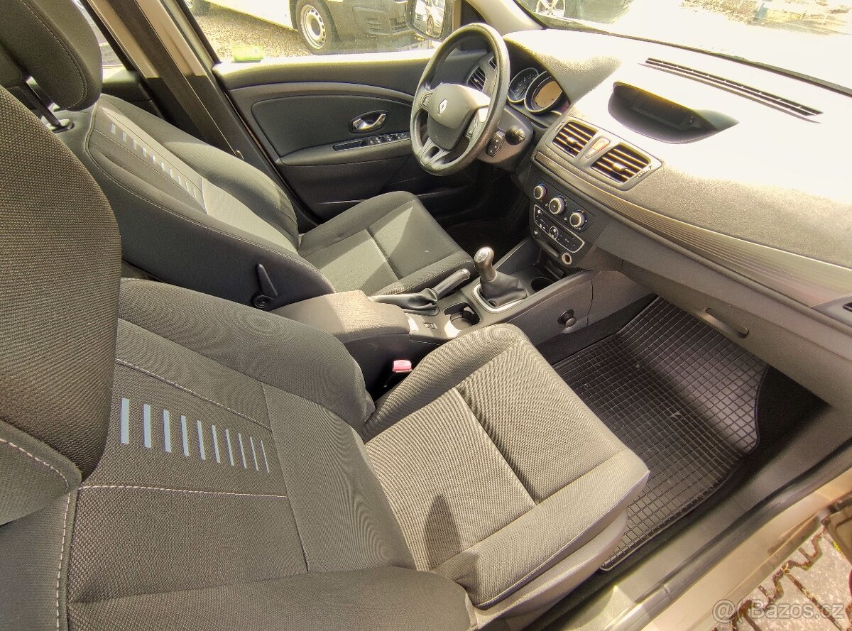 RENAULT MEGANÉ III 1.6i 16V COMBI,ALU,KLIMA,MFV,BC - 7