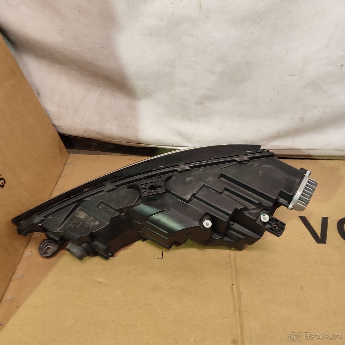 Audi A4 B9 světla,marazník, radar chladič - 7