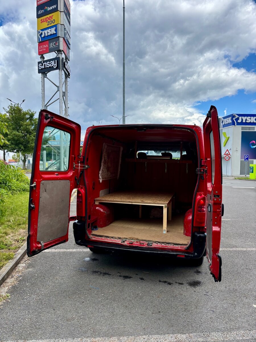 Renault Master 2,5D - Obytná dodávka - 7