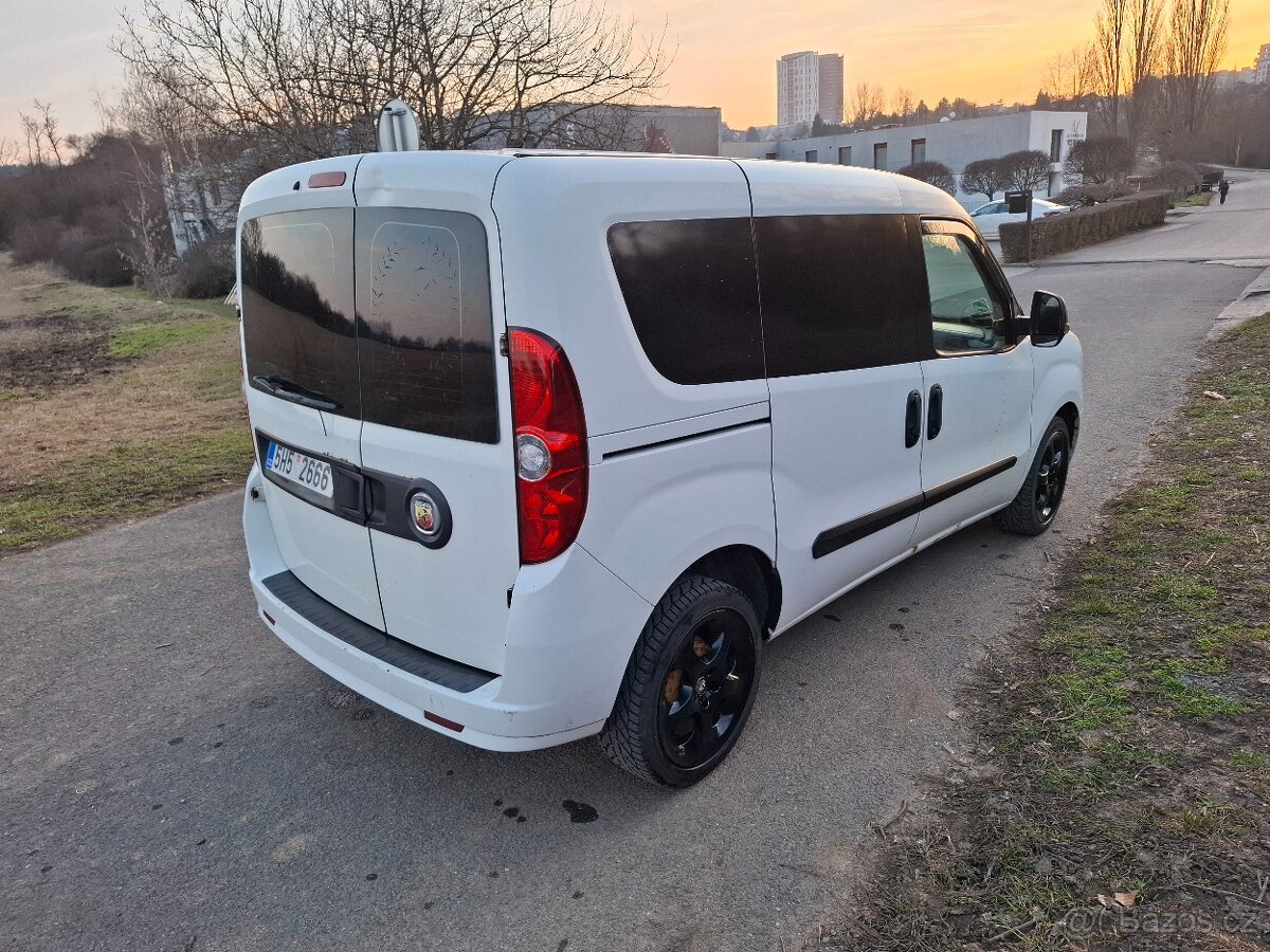 Fiat Dobló 1.3 JTD - 7