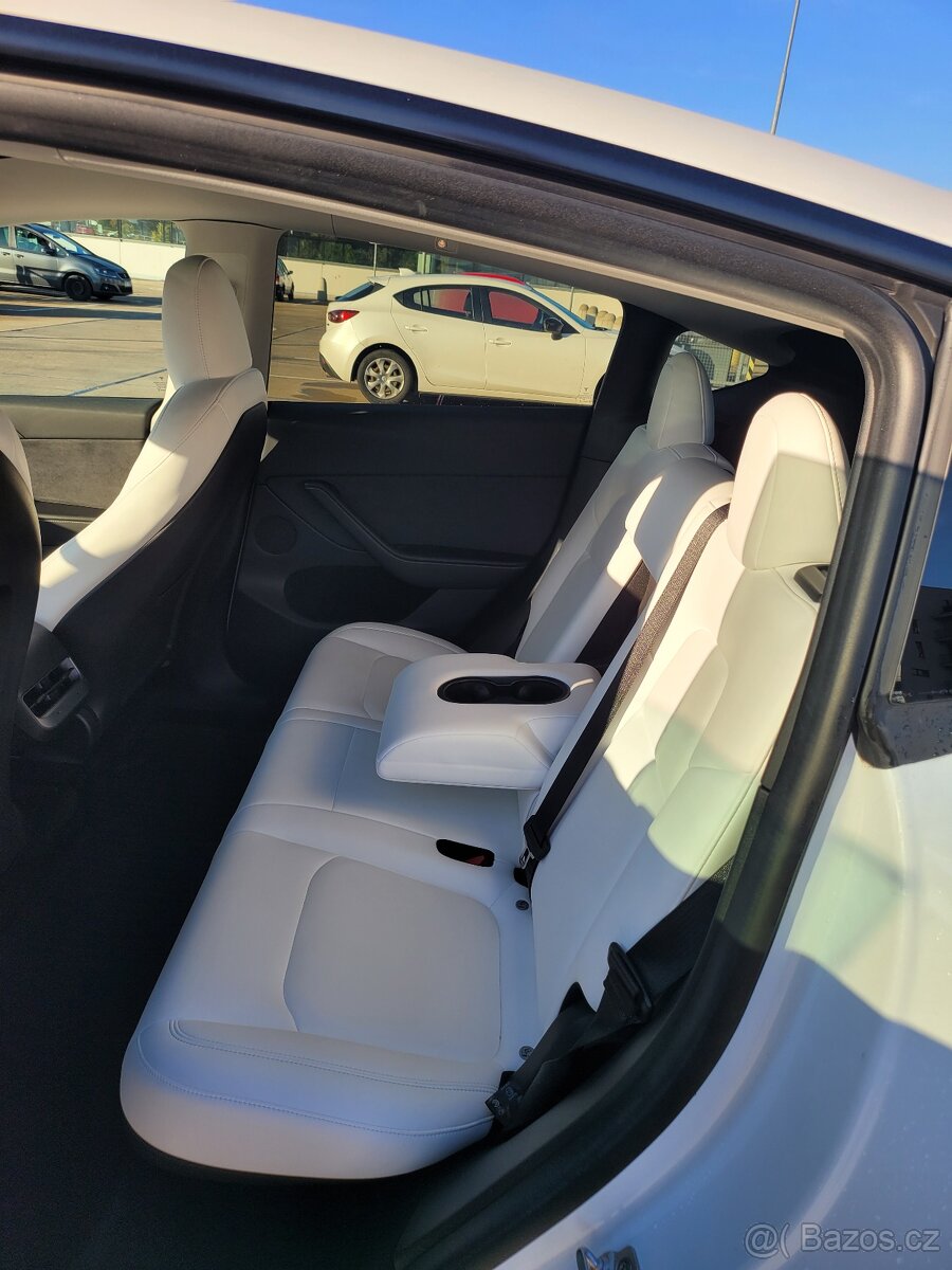 Tesla Model Y Dual Motor 2022 - 7