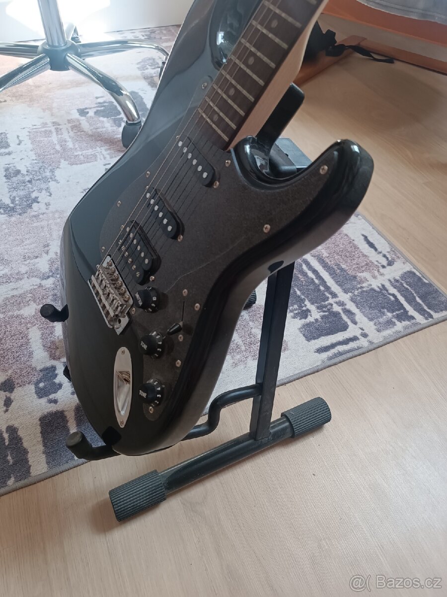 Squier Strat elektrická kytara - 7
