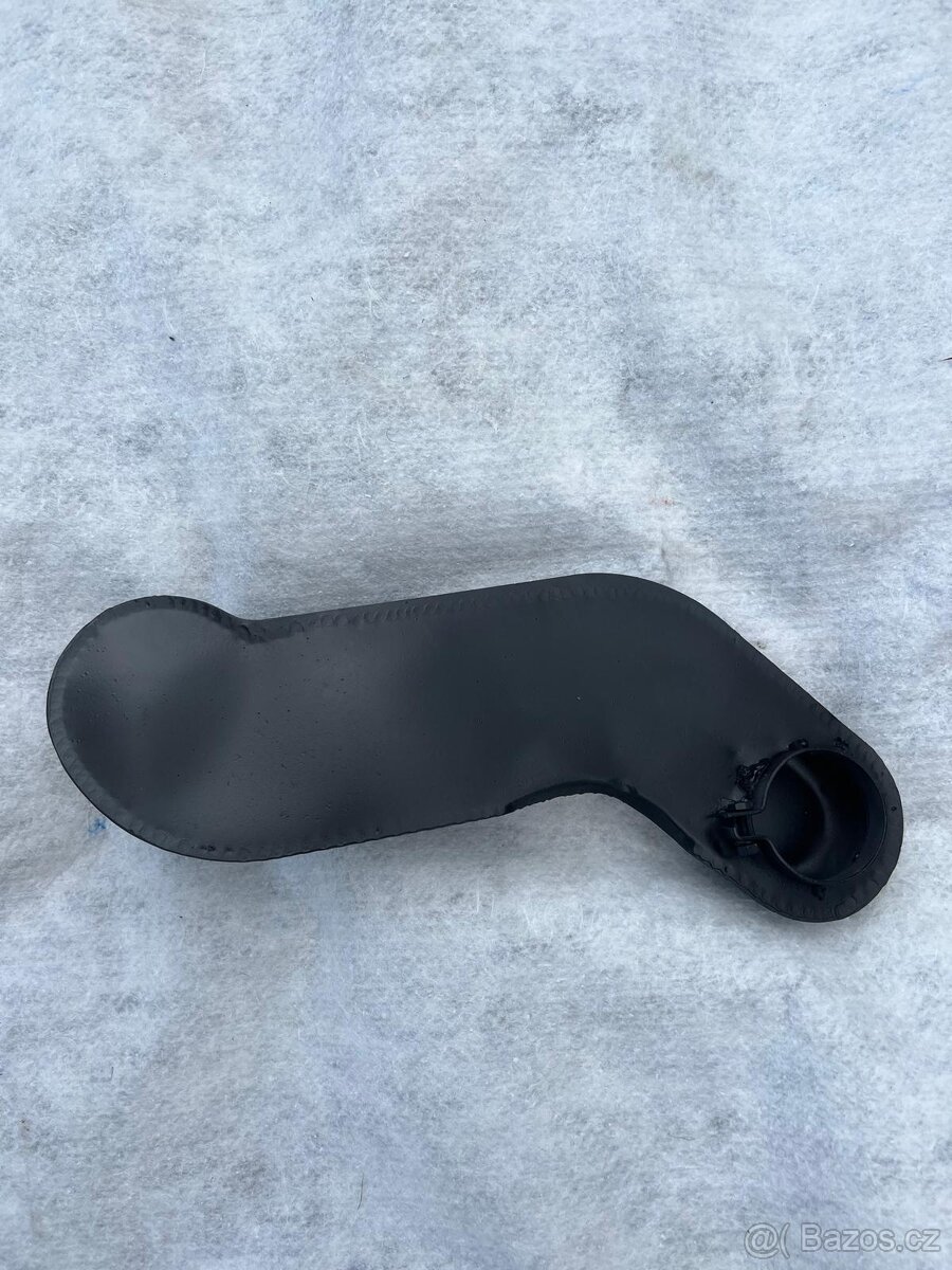 Plechy kolem motoru na Tatru 613 - 7