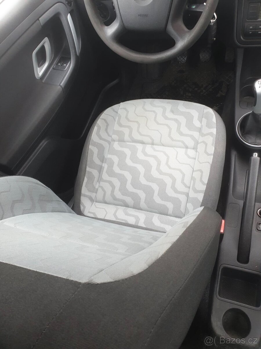 Škoda Fabia 2 1.6 16 v benzin 2009 top stav - 7