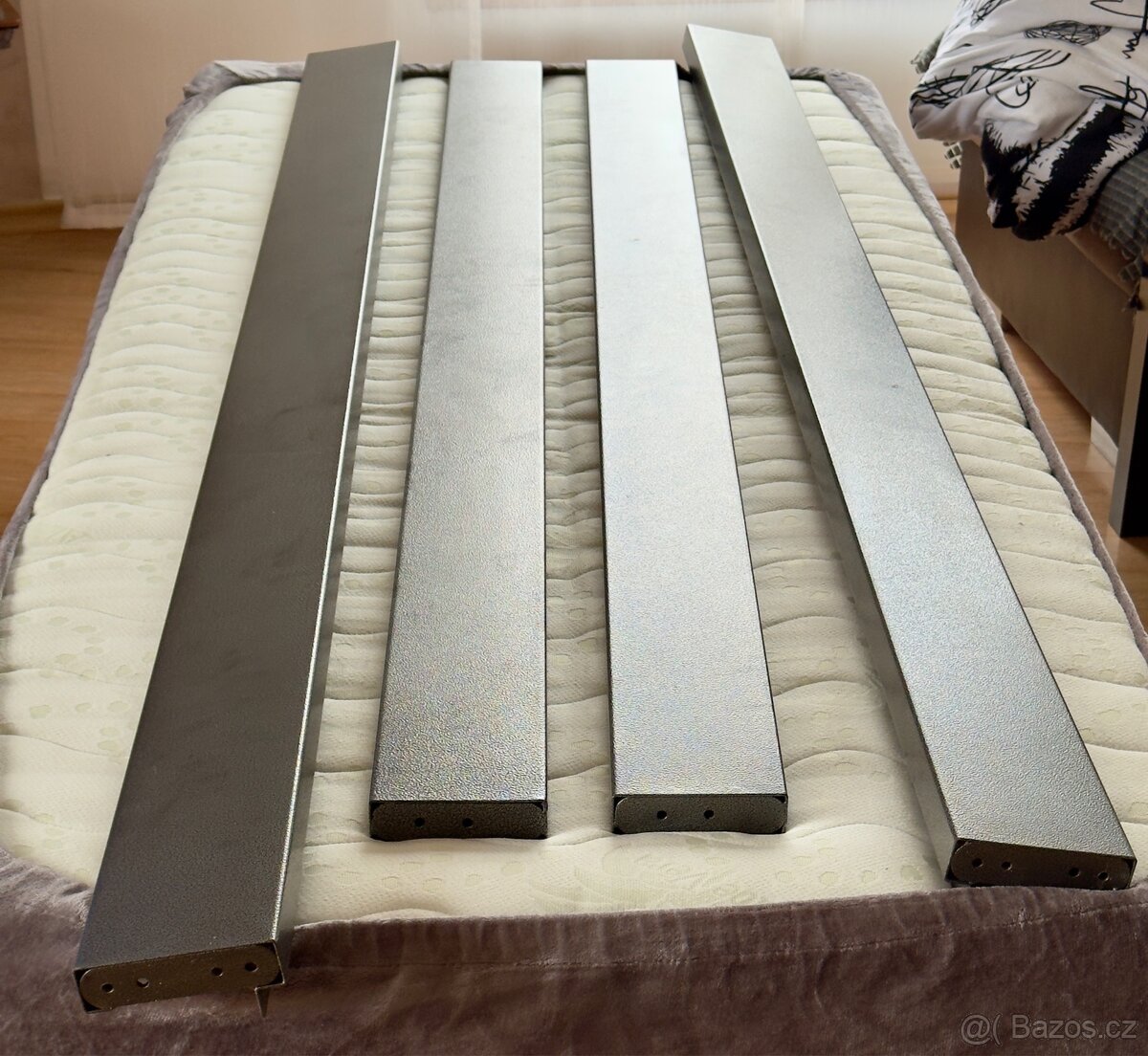 Masivní manželská postel 180x200 cm – Designový kov & dřevo - 7