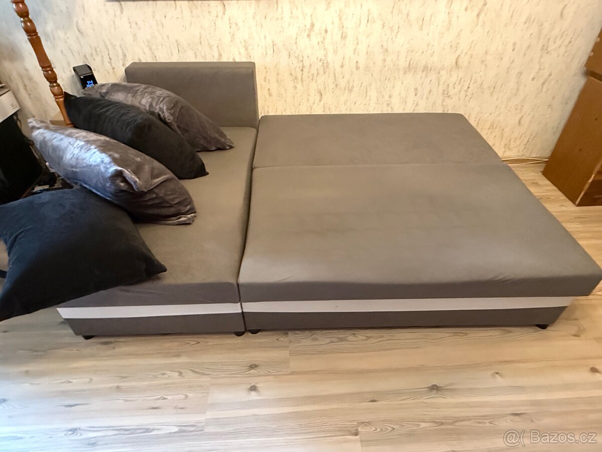 Rozkládací gauč s úložným prostorem (včetně polštářeů) - 7