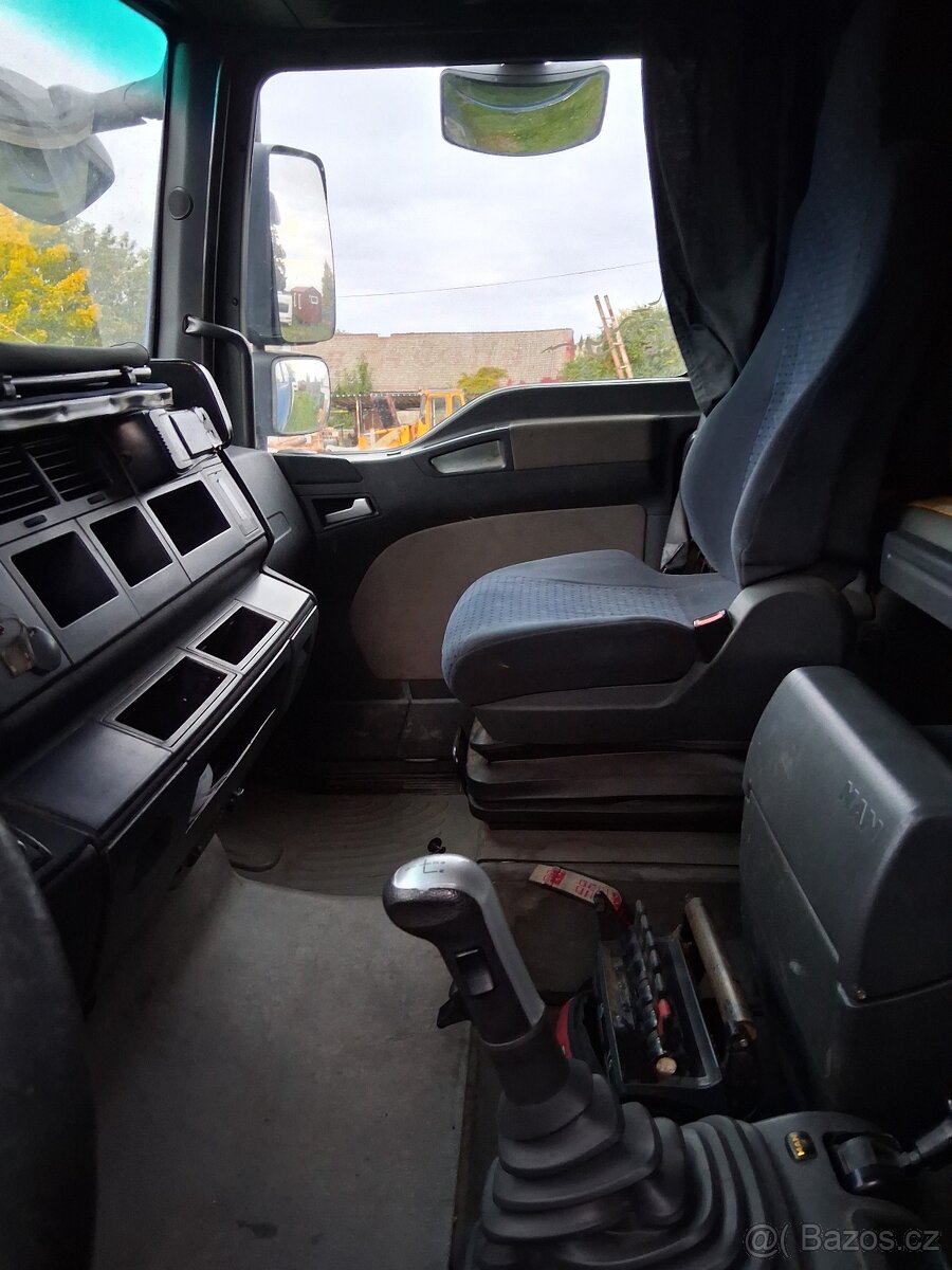 Man TGA 26.4406x2 s hydraulickým jeřábem - 7