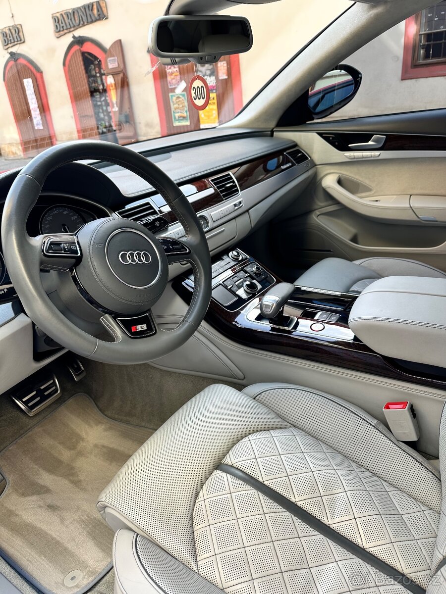 Audi S8 D4 V8 382 kW - 7