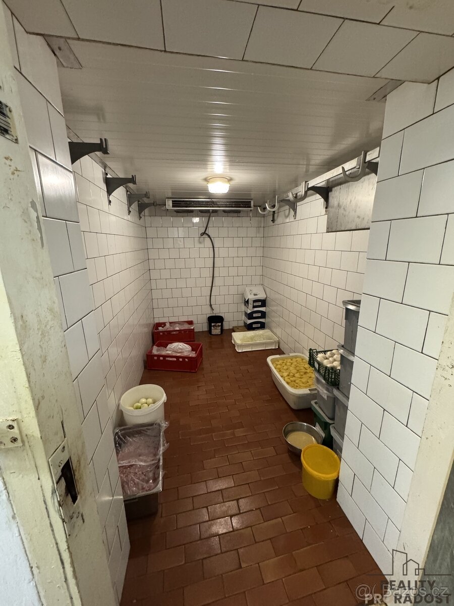 Prodej komerčního skladu - 7