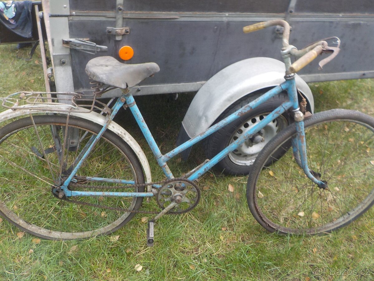 Stará jízdní kola a nové trek kolo OLPRAN - 7