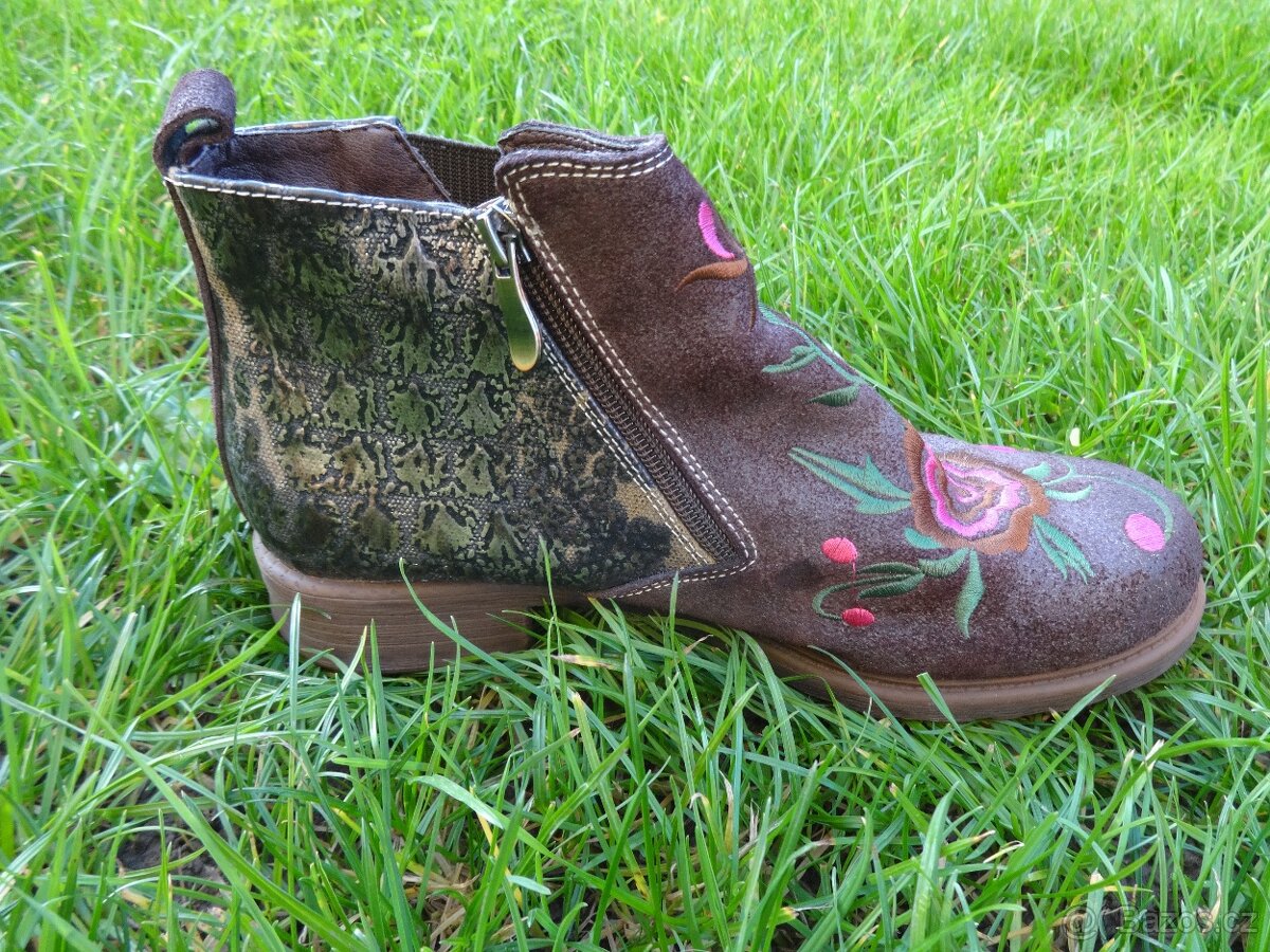 Dámské kotníčkové celokožené boty vel. 41 - 7