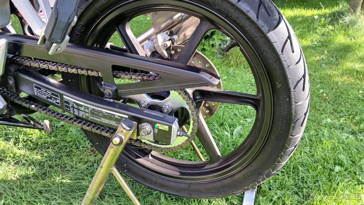 Honda CBR 125r najeto 19062 km - 7