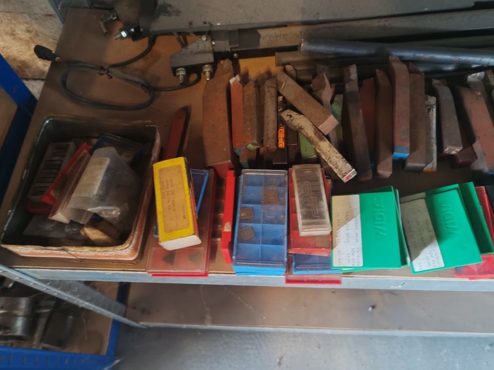 Prodám soustruh na kov TOS Trenčín SV18R - 7