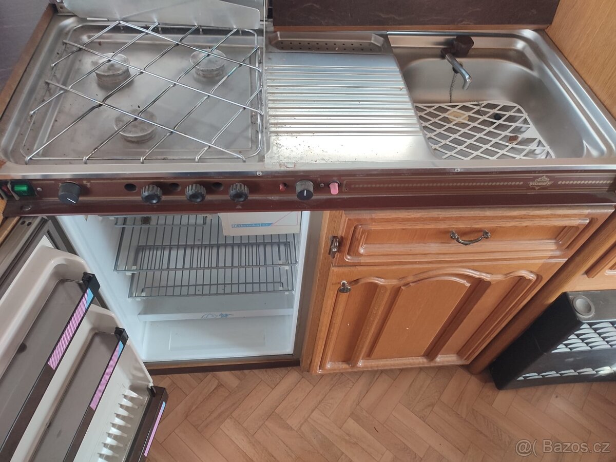 Hobby 490, pěkný suchý karavan - 7