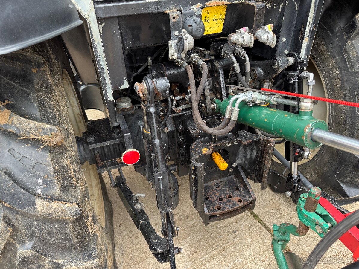 Predám traktor Hattat c3065 s pluhom Kverneland MZ - 7