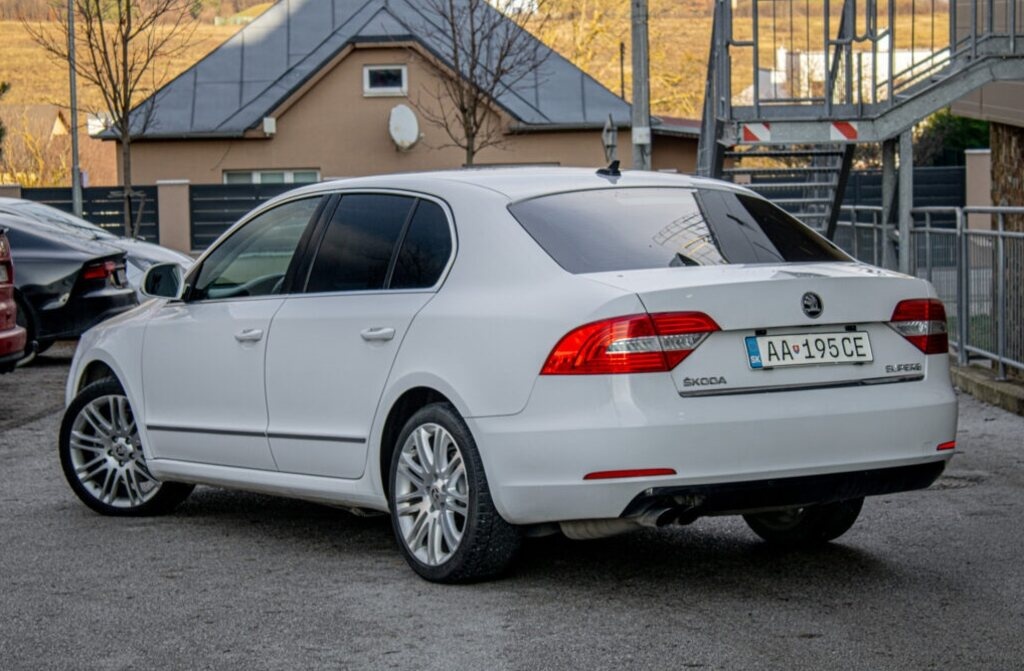 Škoda Superb 2.0 TDI CR 170k Elegance DSG - 7