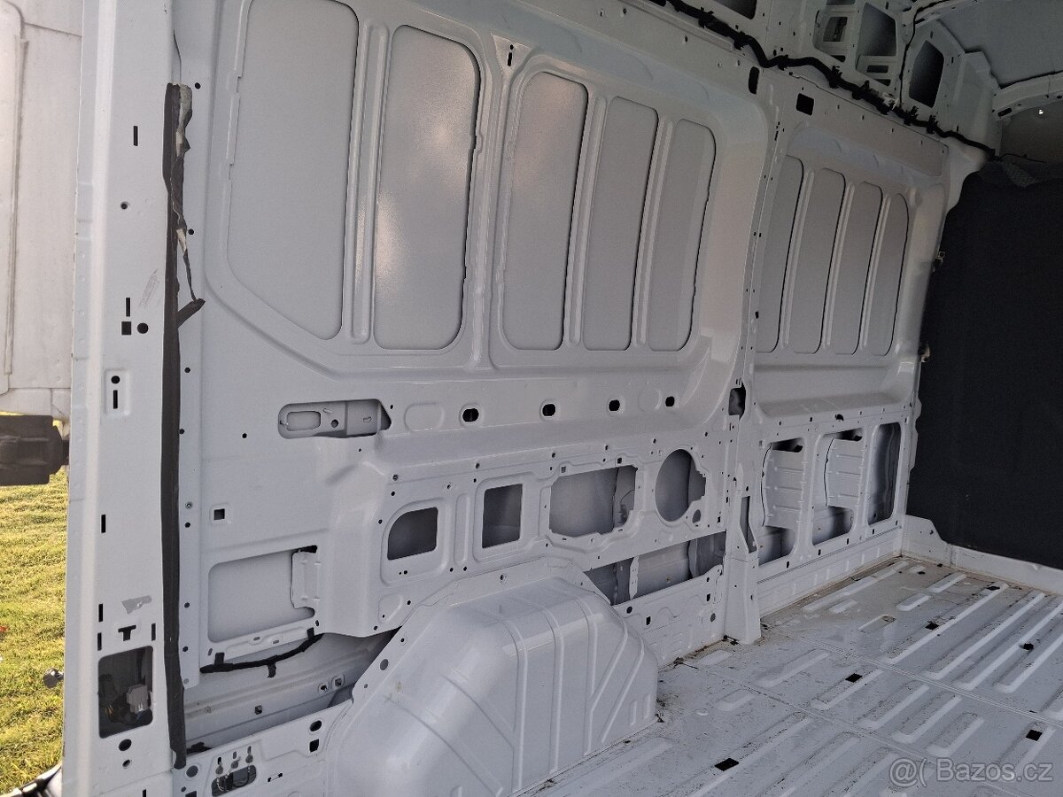 PRODÁM VÝŘEZOVÉ DÍLY Z KAROSERIE FORD TRANSIT 2018 VYSOKÝ - 7