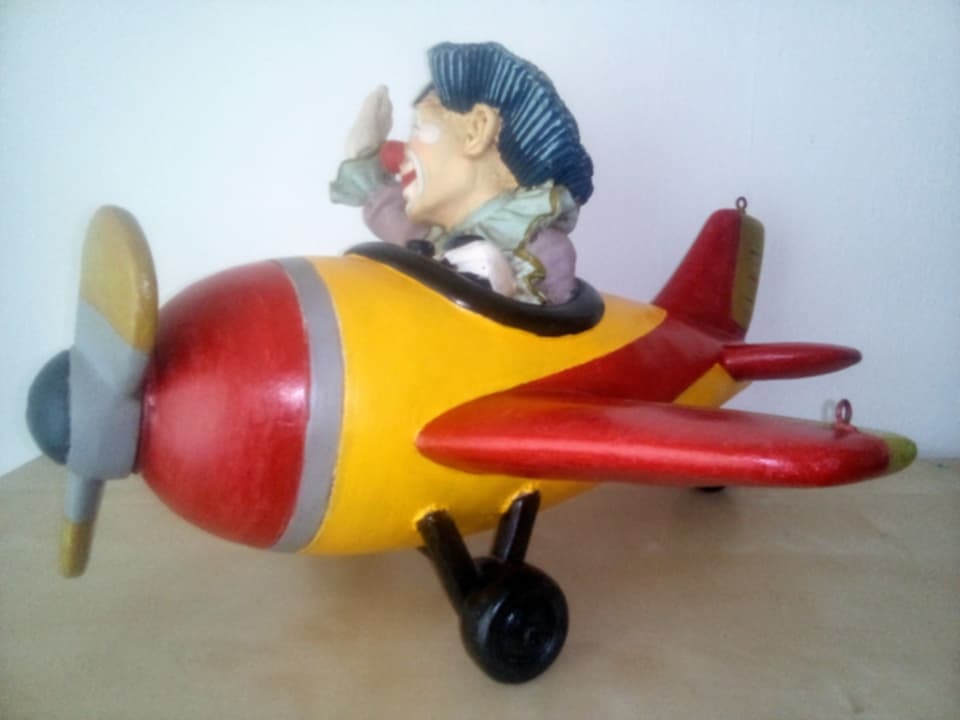 Jun Asilo- Dekorativní klaun,Decoratieve Clown ve Vliegtuigu - 7