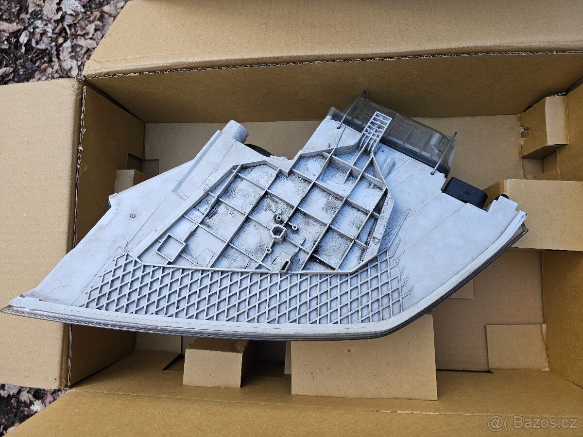 Přední světla - Škoda Octavia 2 - 7