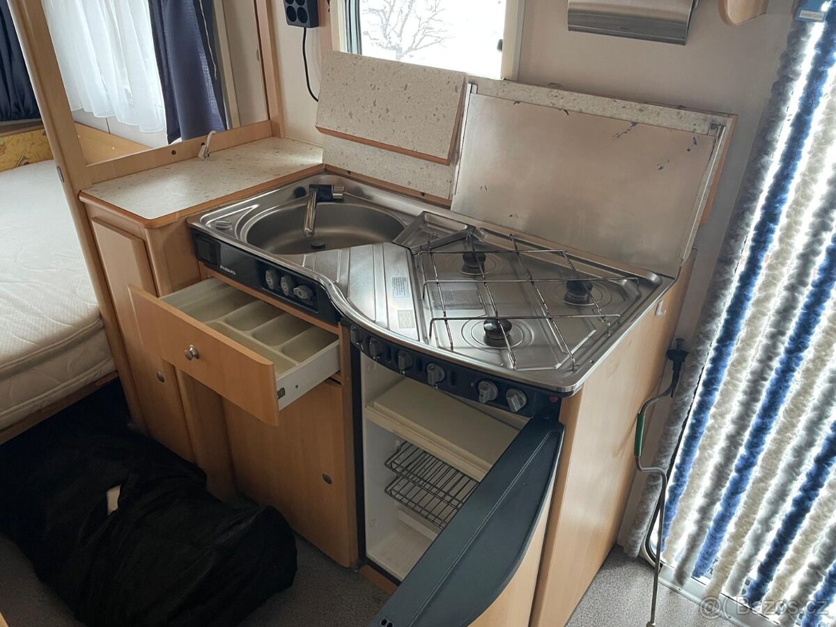 Dethleffs New Line 460, 4 osoby, stan, pevná postel, sprcha - 7