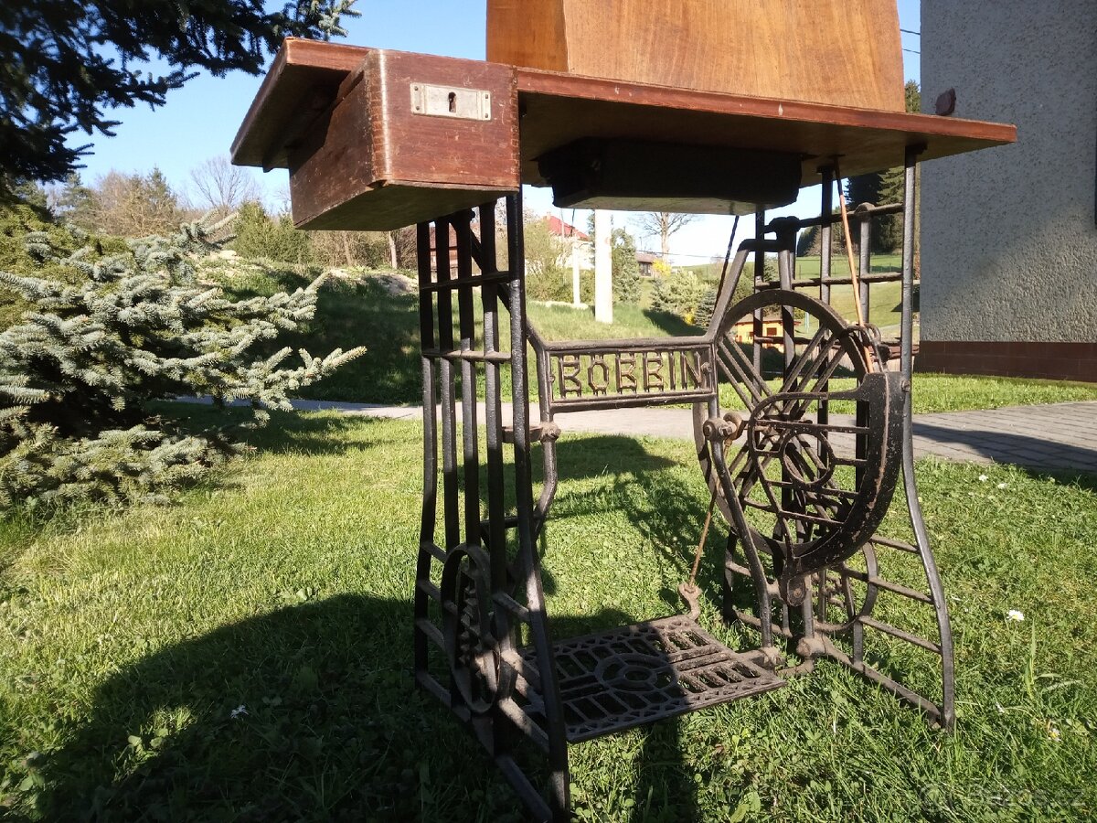 šicí stroj Bobbin - 7