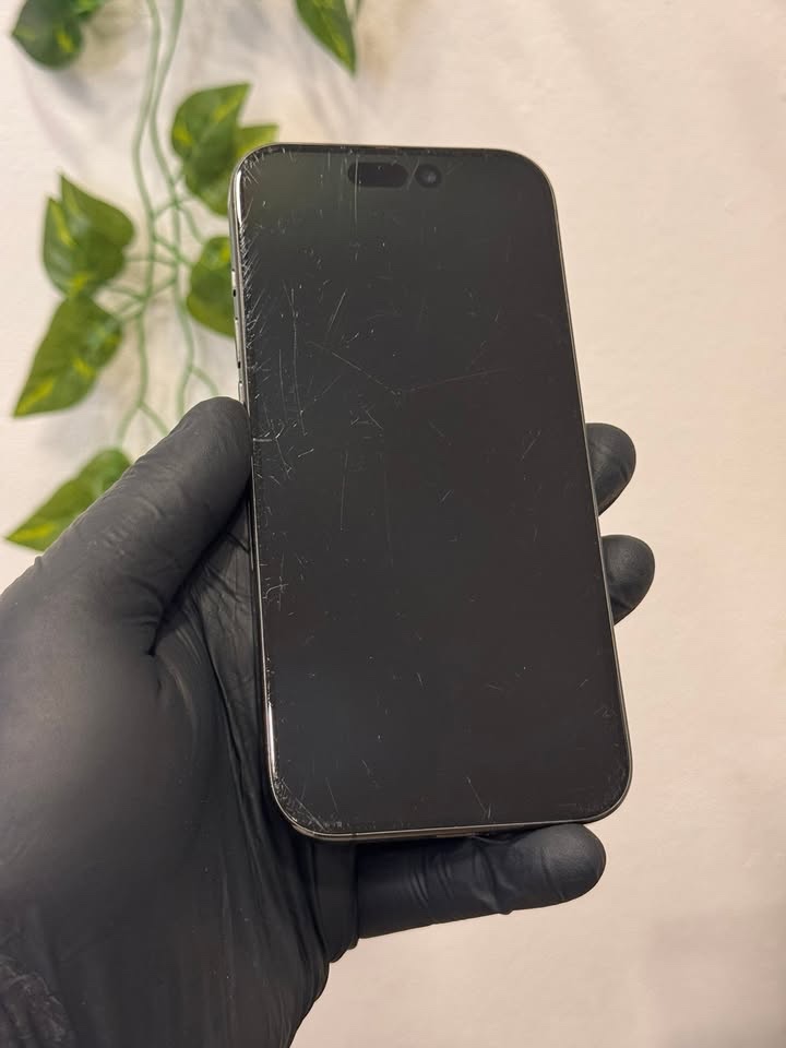 iPhone 15 Pro 256GB černý - 7