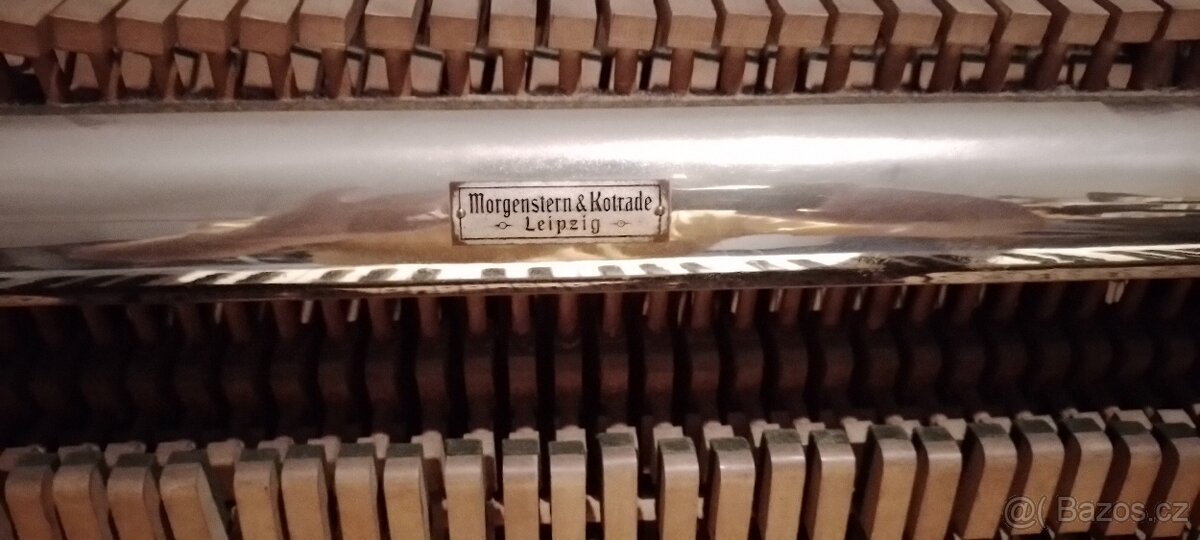 Prodám starožitné koncertní pianino Strauss - Lauberger & G - 7